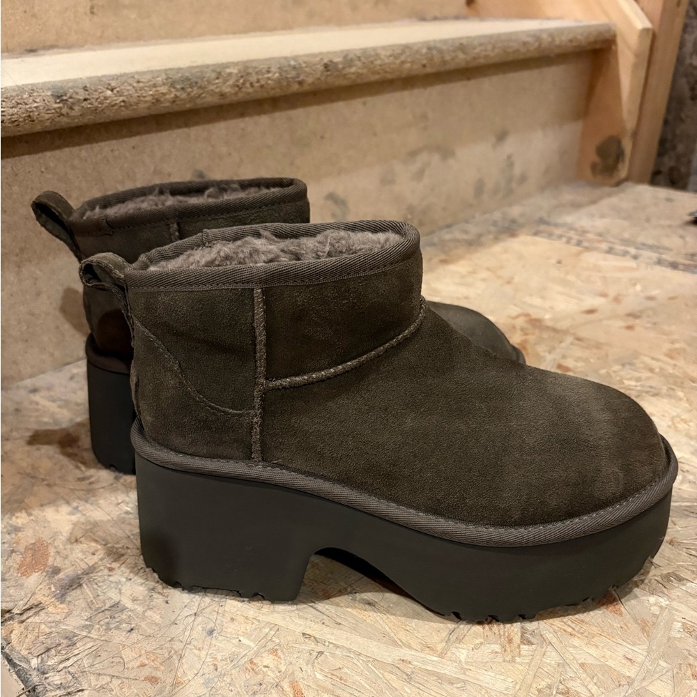 UGG classic ultra mini New heights Women's Platform Shoes, Hickory